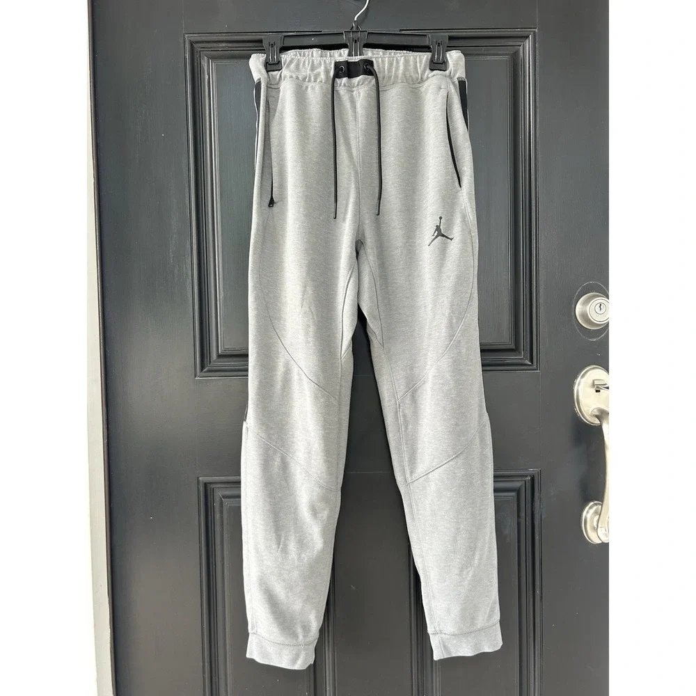Air Jordan Men's Medium Slim Fit Sweatpants Gray